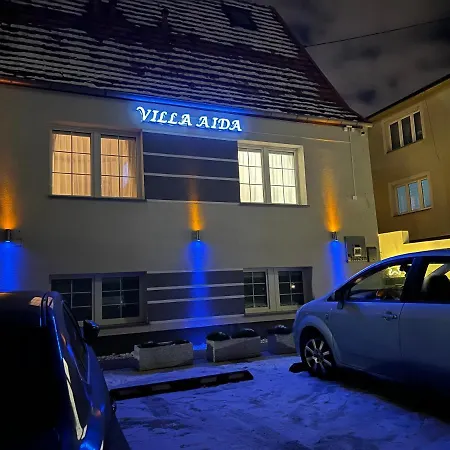 Aida Goscinne - & Free Parking 格但斯克