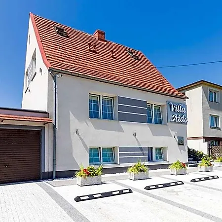 Alojamento de Acomodação e Pequeno-almoço Aida Goscinne - & Free Parking 3*