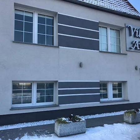 Aida Goscinne - & Free Parking