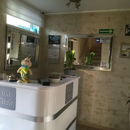 Aida Goscinne - & Free Parking 3*