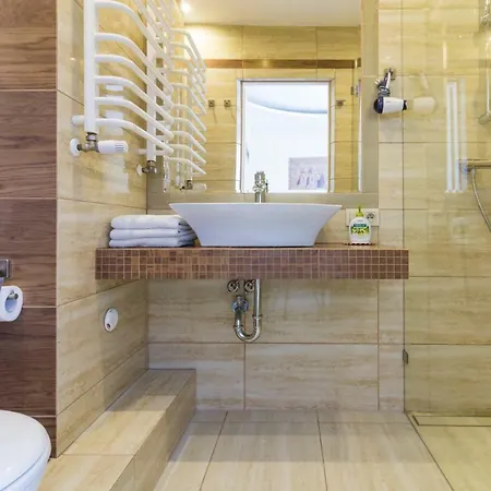 Bed & Breakfast Aida Goscinne - & Free Parking