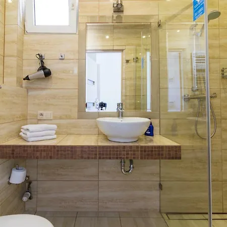 Aida Goscinne - & Free Parking Gdansk