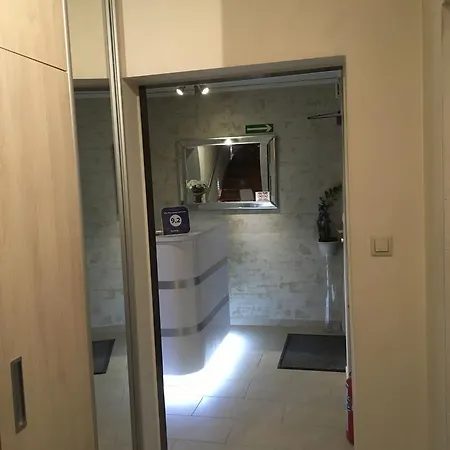 Aida Goscinne - & Free Parking 3*